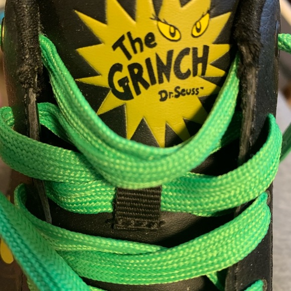 Women’s size 10 Skechers Dr Suess Sneakers - Picture 16 of 16